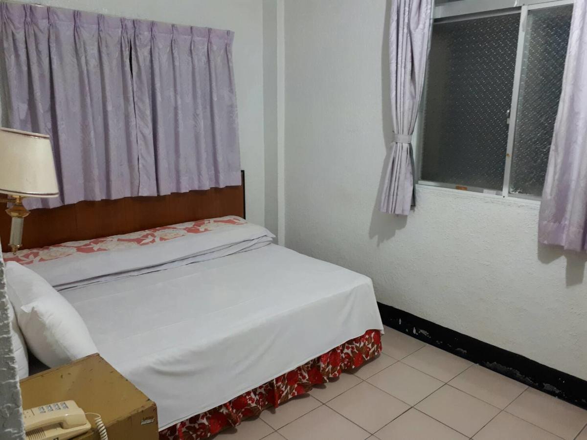Zhen Wang Zi Hotel Chenggong Bagian luar foto